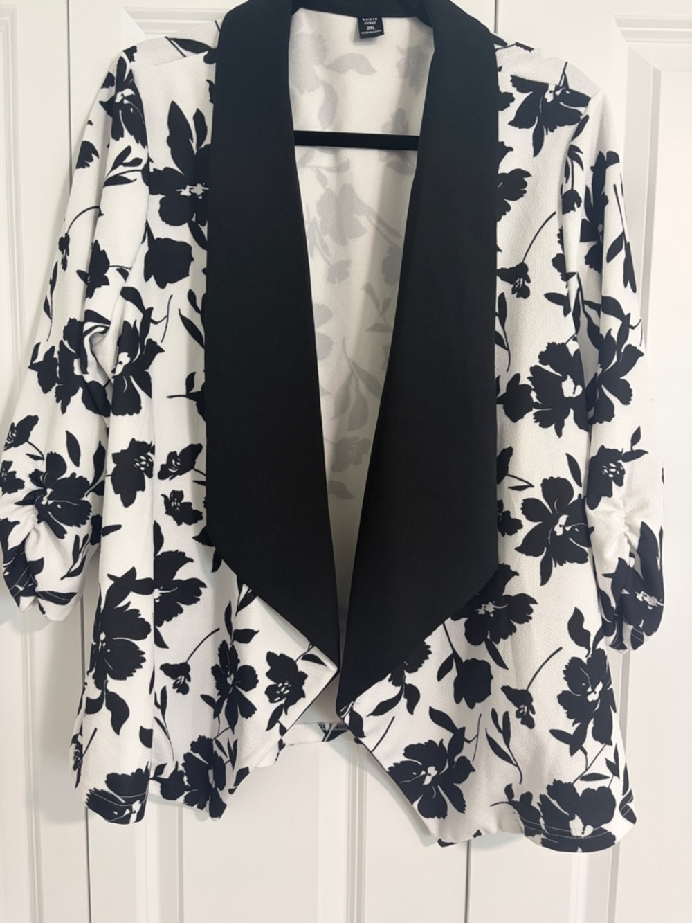 SHEIN Black & White Floral Draped Lapel Blazer